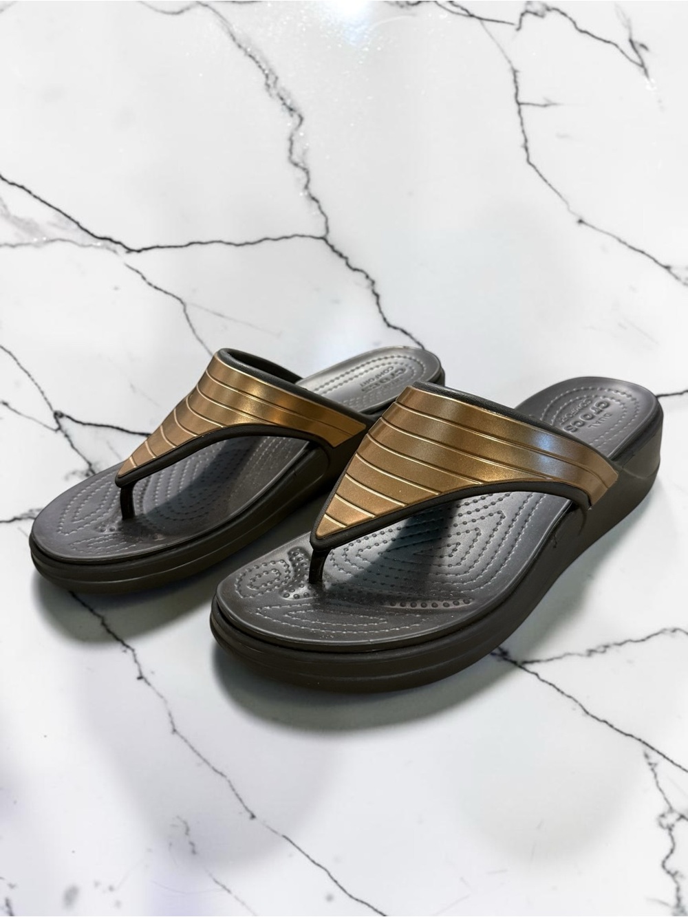 Crocs Monterey Metallic Strap Wedge Flip - Picture 4 of 9